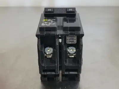 USED SQUARE D HOM220