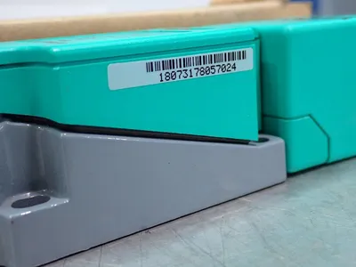 NEW PEPPERL + FUCHS NJ30+U4+EV1