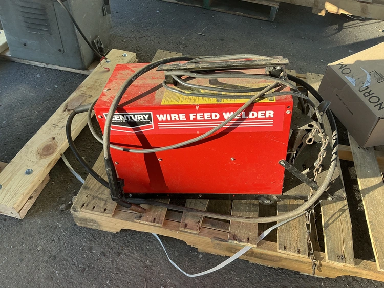 Used CENTURY _UNKNOWN_ Mig Welders Michigan US | Miedema Asset Management Group #1174707