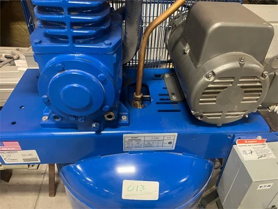 Used QUINCY QTV-5 Tank Mounted Air Compressors New York US | MachineryMax #1502463
