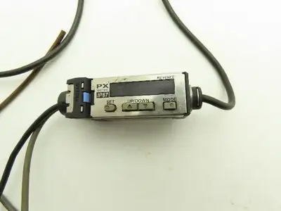 Keyence PX-10P Photoelectric Sensor Amplifier Unit PNP  Lot of 2