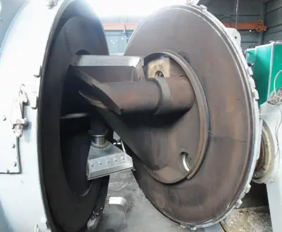Krauss-Maffei HZ 160/4A peeler centrifuge, rubber-lined.