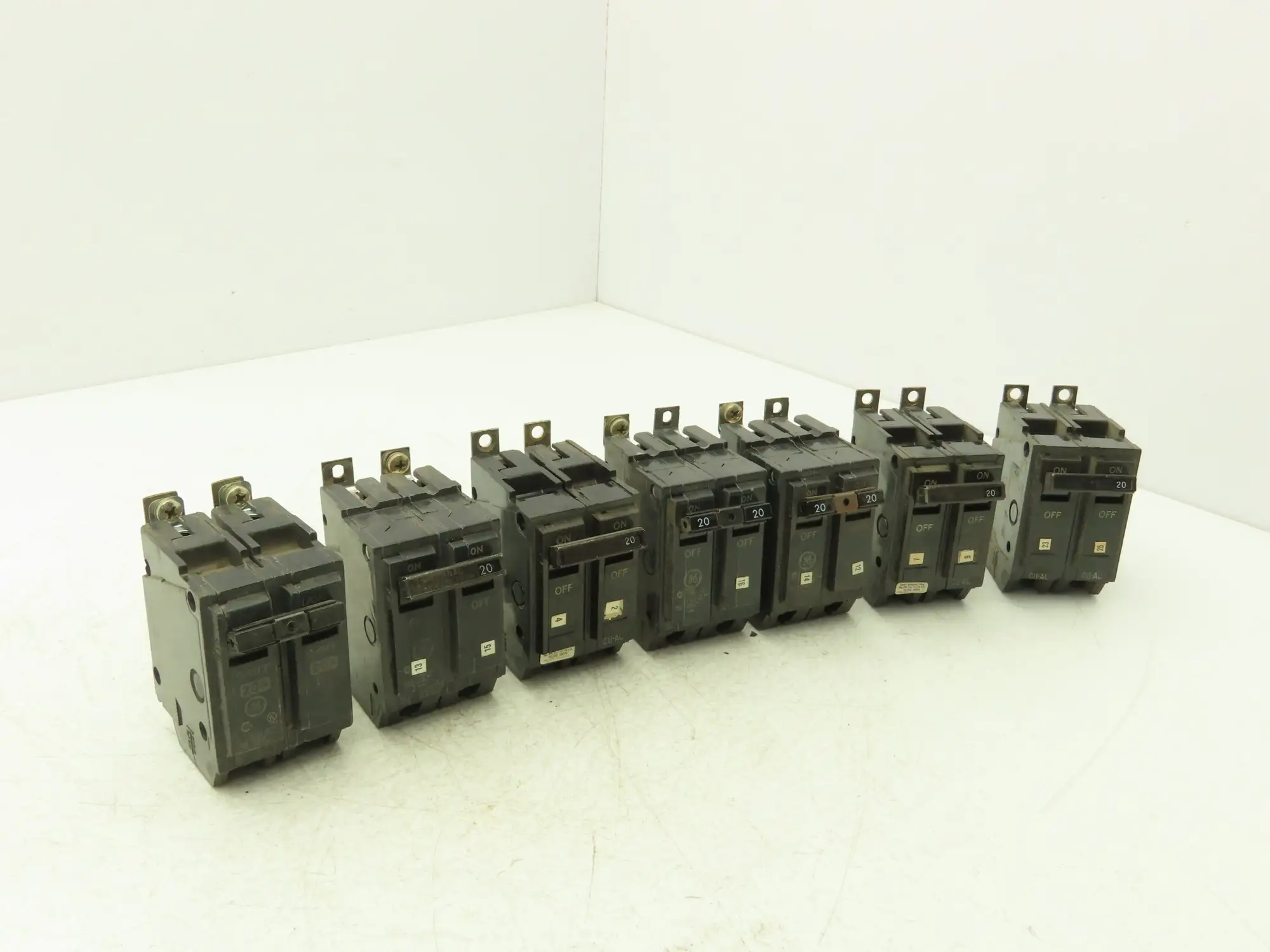 General Electric THQB2120 Bolt-On Circuit Breaker 20A 240V 2 Pole 1PH Lot of 7