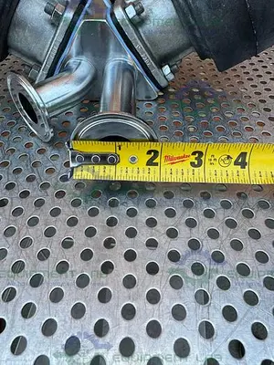 USED ITT PURE FLO ADVANTAGE 4 - WAY DIAPHRAGM VALVE W/ 1" SANITARY FITTING