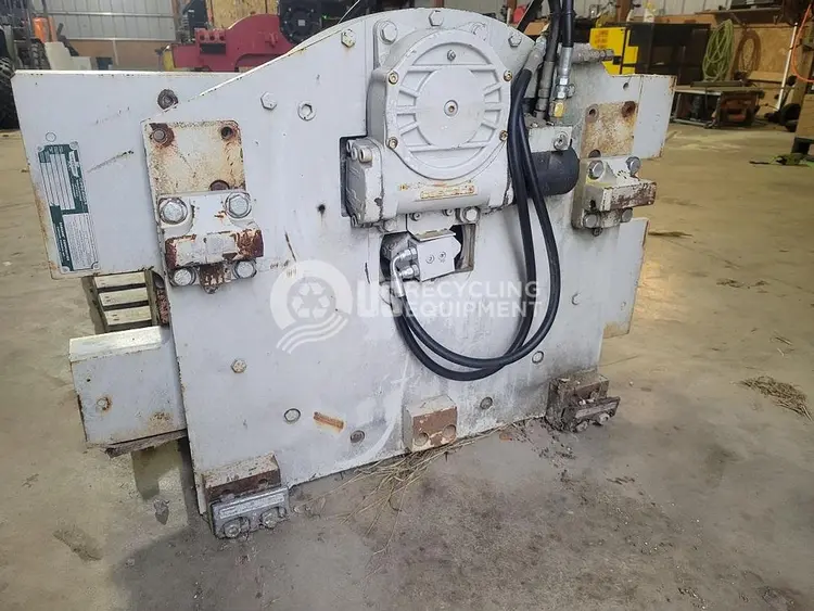Used 2013 CASCADE 35D-22024 ROTATOR BOX CLAMP Forklift Attachments Nebraska US | US Recycling Equipment #1301613