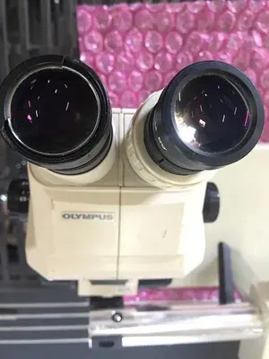 Olympus SZ30 Stereo Zoom Microscope, SZ-STB1 E-Arm on Boom Stand & 2 eyepieces!