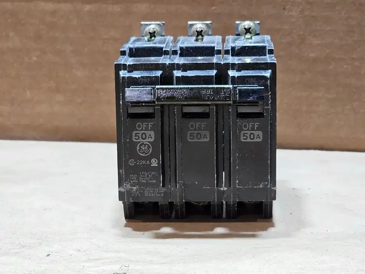 Used GENERAL ELECTRIC THHQB32050 Switchgears British Columbia CA | Lenmark #835357