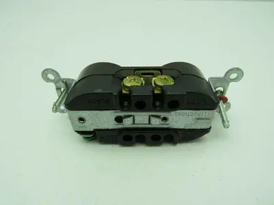 Bryant 20Amp 125Volt Duplex Receptacle LOT OF 6