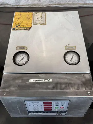 ADVANTAGE ENGINEERING WATER-CIRCULATING TEMPERATURE CONTROL UNIT. STOCK # 1115924