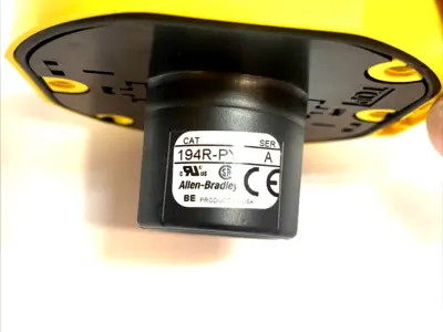 USED ALLEN-BRADLEY 194R-J30-1753 FUSED DISCONNECT 30A W/ 194R-N2 194R-PY