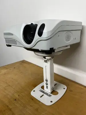 3M X75 Multimedia Projector with Ceiling Mount