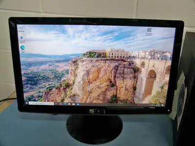 Dell OptiPlex 3040 Tower PC with DVD Drive, Dll Monitor, Dell Keyboard and Mouse