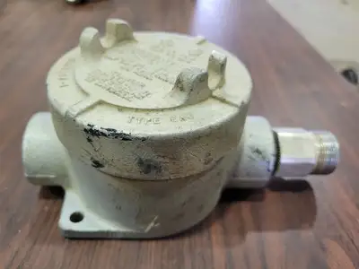 USED CROUSE-HINDS TYPE EAJ