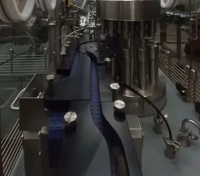 2021 STERILINE VFM400 Filling Line Liquid | Perry Equipment (10)