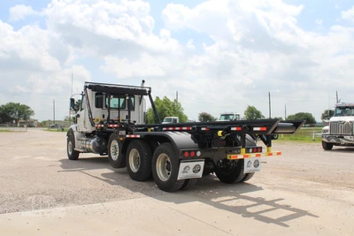 New | in-Stock 2027 WESTERN STAR 47X Hooklifts & Roll-Offs Texas US | Roll Off Truck World #1492010