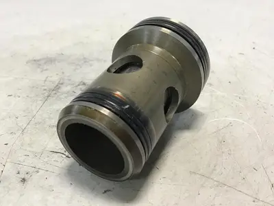 USED VICKERS 25-D10-30