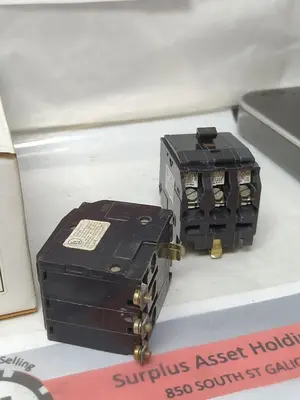 Used SQUARE D QOB315 Miscellaneous Equipment (Electrical & Power) | Surplus Asset Holdings #1198965