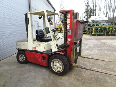 USED NISSAN 3 TON