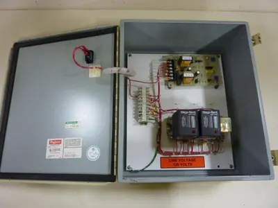 USED UNA-DYN CONTROL619