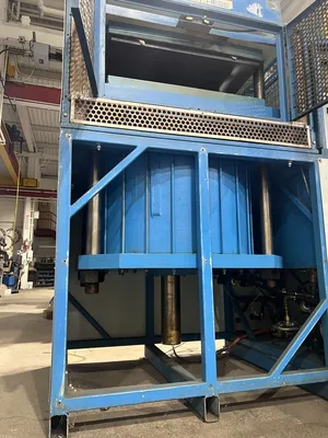 USED TETRAHEDRON TETRAHEDRON  PRESS