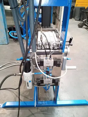 USED ARLO MODIFIED 25 TON PRESS