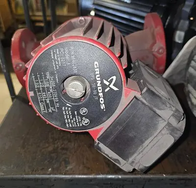 USED GRUNDFOS UPS 50-80/F