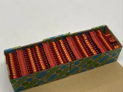 PT 2,5 RD,1037083 | Phoenix Contact PT 2,5 RD Feed-Through Terminal Block Red 1037083 LOT OF 50 - New