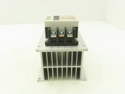 Fuji Electric SS502E-3Z-D3 Solid State Contactor Relay 240vac 3 Pole 50/60Hz .5A