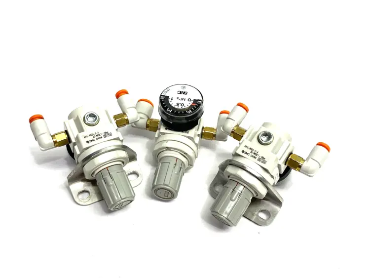 Used SMC MINIATURE MODULAR REGULATOR M5 PORTS AR MASS PRO Air Pressure Regulators Michigan US | Maverick Industrial Sales #1092665
