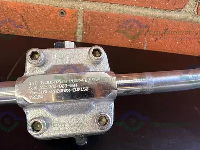 USED ITT PURE-FLO DIAPHRAGM .5-316L-RA20MAX-CWP 150 VALVE W/ 1/2" SANITARY FITTING
