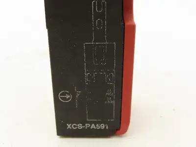 Telemecanique XCS-PA591 Interlock Safety Switch w/Key 240V