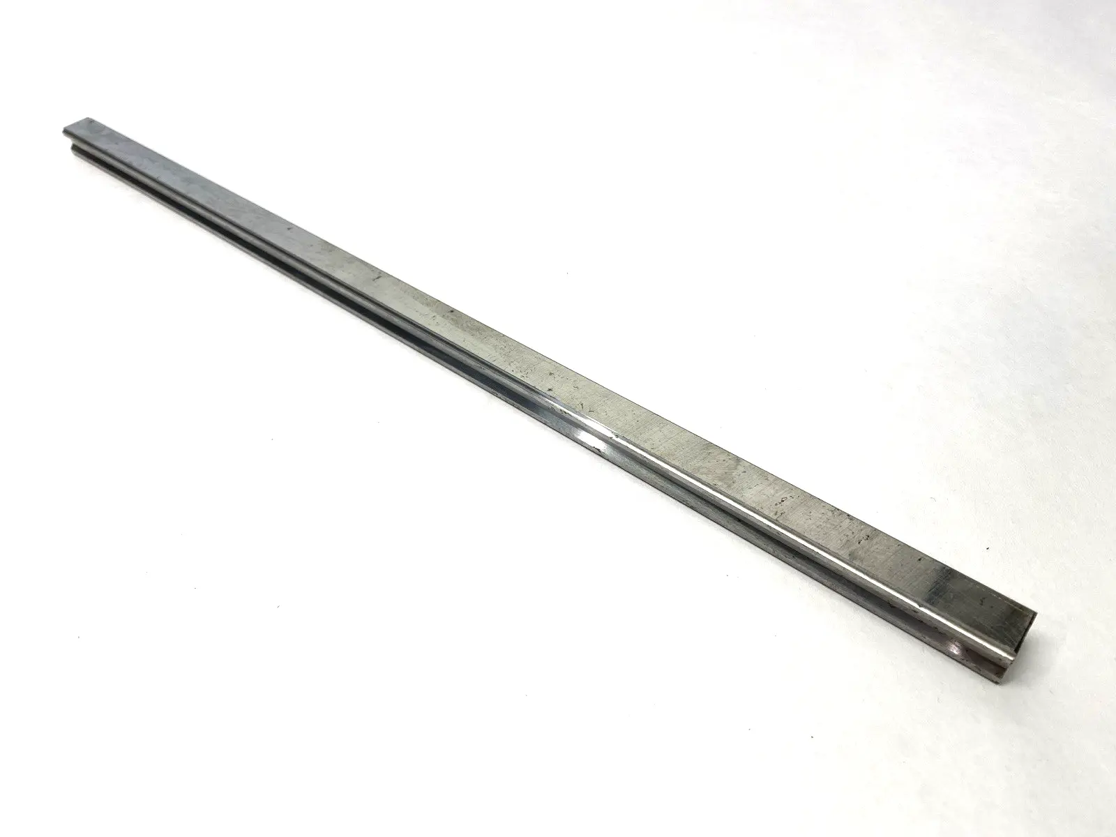 USED HIWIN LINEAR GUIDE RAIL 15MM WIDE 415MM OVERALL LENGTH RUSTED
