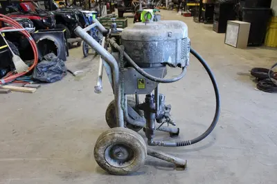 GRACO Xtreme X50 SPRAY PUMP | Levy Recovery Group (3)