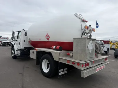 Used 2018 FREIGHTLINER M2 106 PROPANE BOBTAIL TANK Tanker trucks Minnesota US | Carco Truck & Equipment #1513912