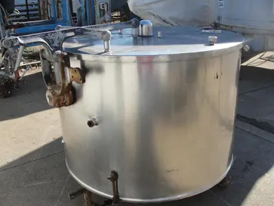 SPC7433  Kettle 250 gallon Pfaudler processor kettle, 125 PSI psi jacket rating, Stainless Steel