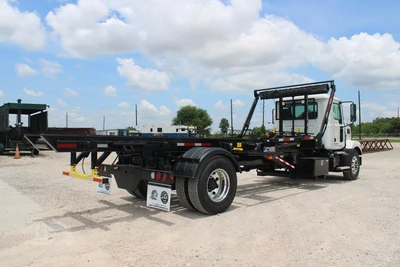 New | in-Stock 2027 MACK MD7 Rolloff Trucks Texas US | Roll Off Truck World #1491891