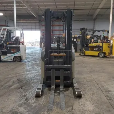 USED 2019 CROWN RR5725-45