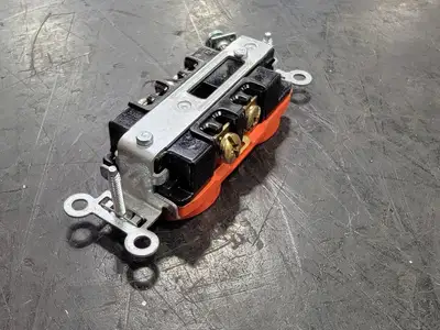 NEW LEVITON 8300-HR
