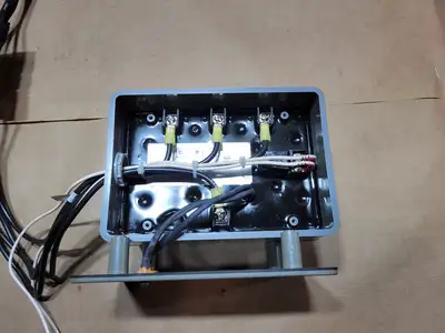 Used LIEBERT ACV120Y200 RKE Misc Electrical & Power Parts British Columbia CA | Lenmark #1439494