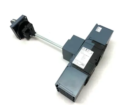 USED SIEMENS LOW-VOLTAGE CIRCUIT BREAKER 3-POLE W/ DOOR MOUNT ROTARY OPERATOR
