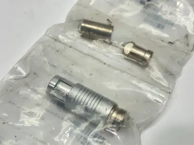 105 A002-600 10.0 | Fischer Connectors  Series 105 Locking Coax Plug 104037 - New