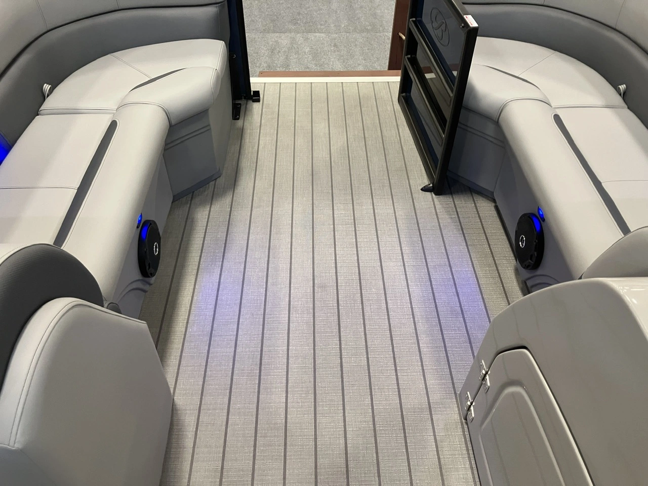 New | in-Stock 2025 BENTLEY PONTOONS 223 CRUISE Boats (Misc) Virginia US | Affordable Outdoors #1638037