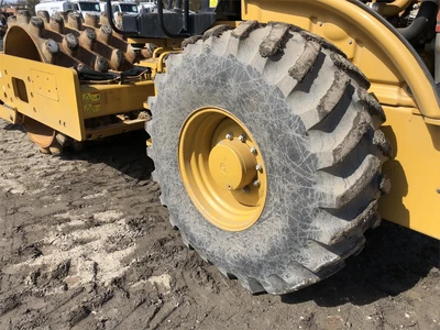 Used 2013 CATERPILLAR CP56B Single Drum Rollers New York US | Abele Tractor #1343185
