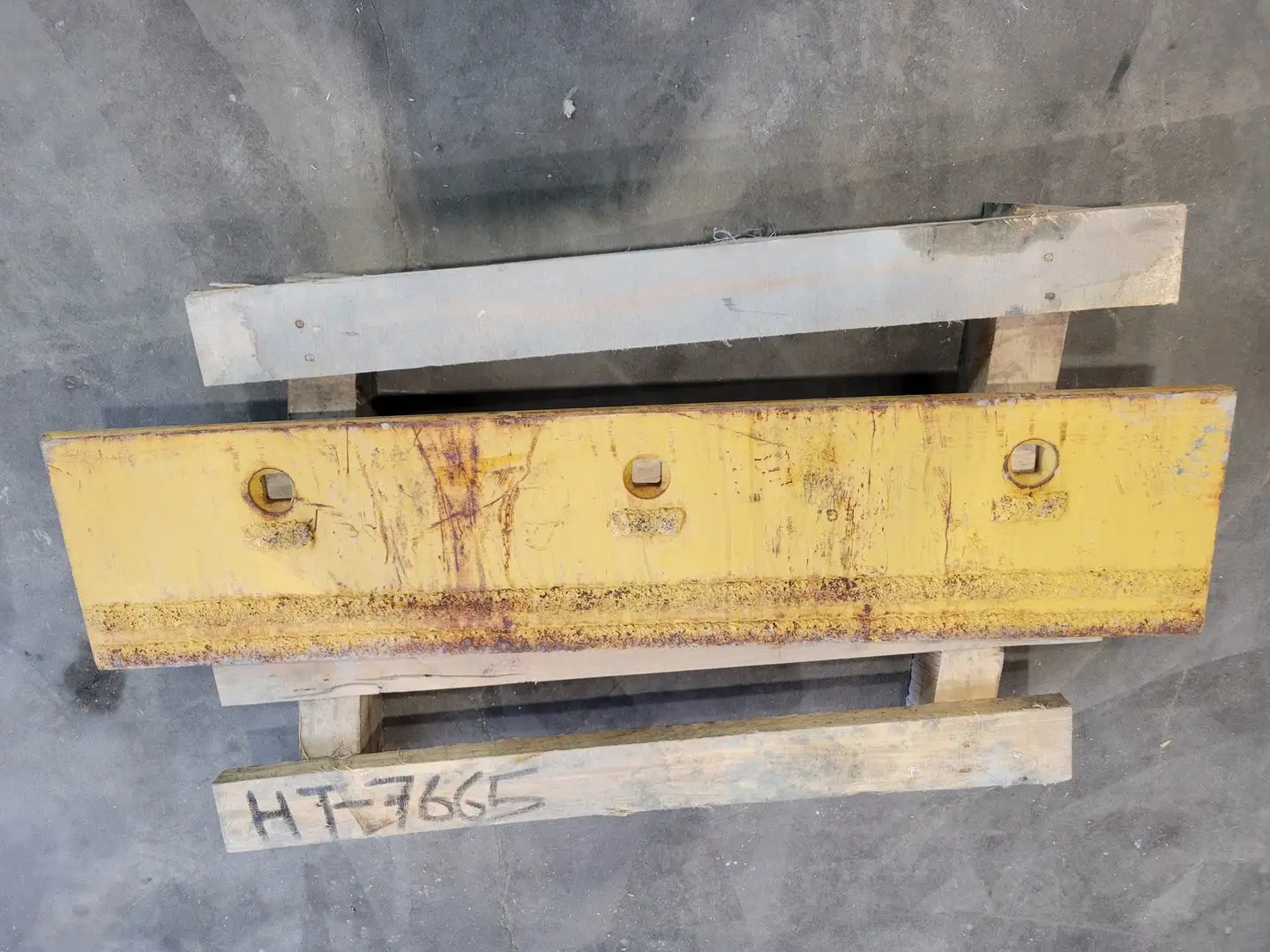 NEW 2023 CATERPILLAR 135-6729
