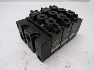 Aro Fluid Power A222PS 1119 4 Way Manifold Air Pilot Directional Valve Block