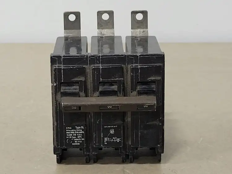 Used SIEMENS B360 Switchgears British Columbia CA | Lenmark #244506