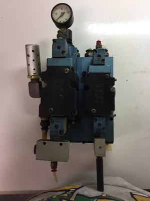 Mac 632D-000-PM-RA11-9 Solenoid Valve w/Base 6300D-611&(4)1100A-111 Valve