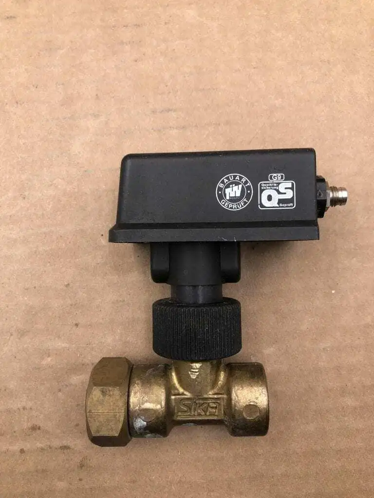 SIKA VKS 15 M / 1.6 1/2″ Brass Flow Control Switch 230VAC 26VA 1.6-0.5LPM