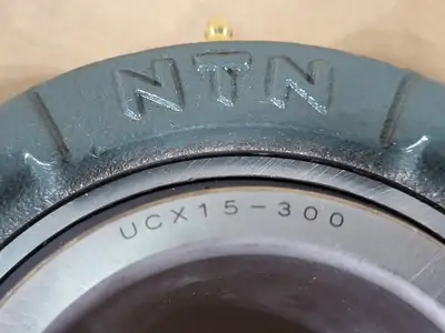 NEW NTN UCFX15-300D1