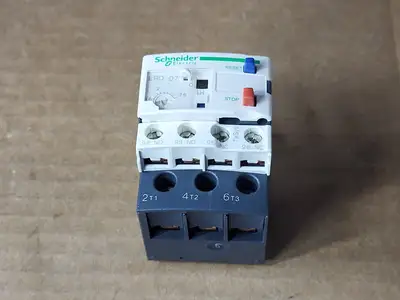 USED SCHNEIDER ELECTRIC LRD07